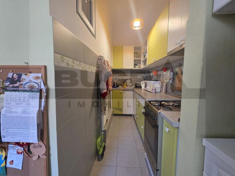 Apartament cu 3 camere semidecomandat, mobilat în Central