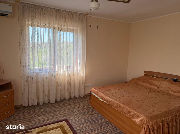 Casă cu 7 camere cu Teren 1000 Mp în Miroslava