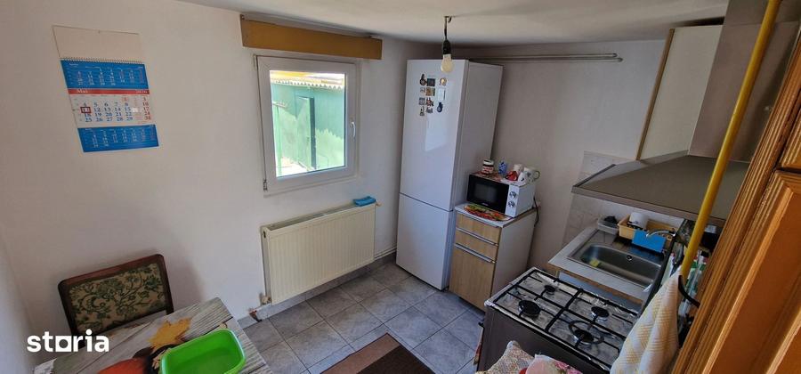 Casă cu 3 camere cu Teren 281 Mp în Central