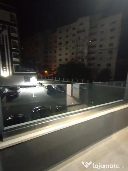 Apartament cu 2 camere semidecomandat în Micro 17