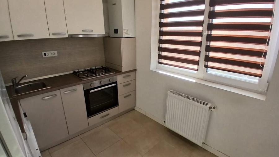 Garsonieră decomandată în Regie