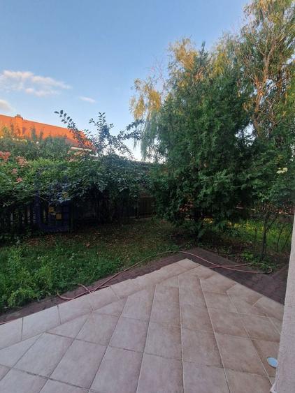 Casă individuală cu 5 camere cu Canalizare în Central