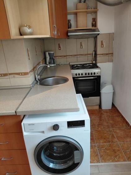 Apartament cu 3 camere decomandat, mobilat în Nerva Traian