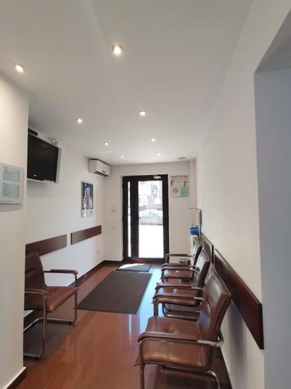 Apartament cu 3 camere decomandat, mobilat în Casa de Cultură