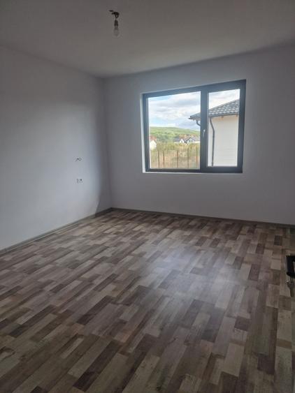 Casă cu 4 camere în Lunca