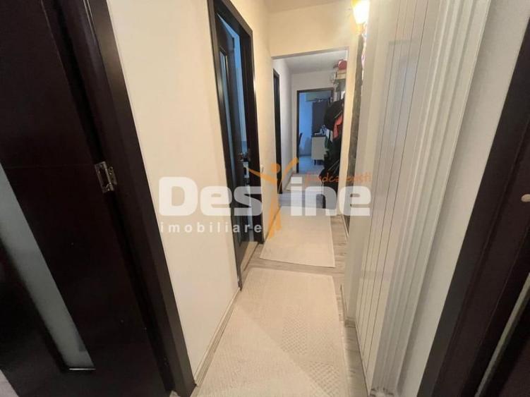 Apartament cu 3 camere decomandat în Inel I