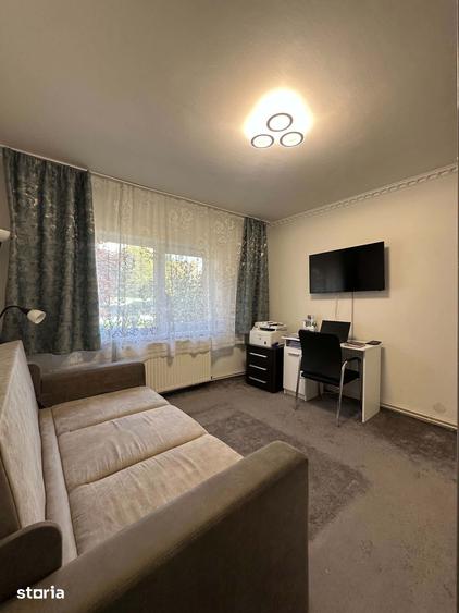 Apartament cu 3 camere decomandat în Micro 17
