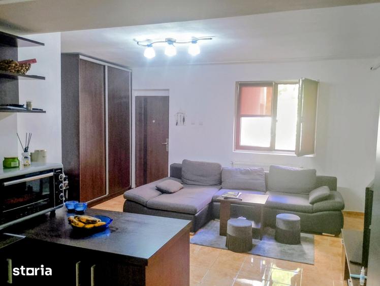 Apartament cu 3 camere în Telegrafului