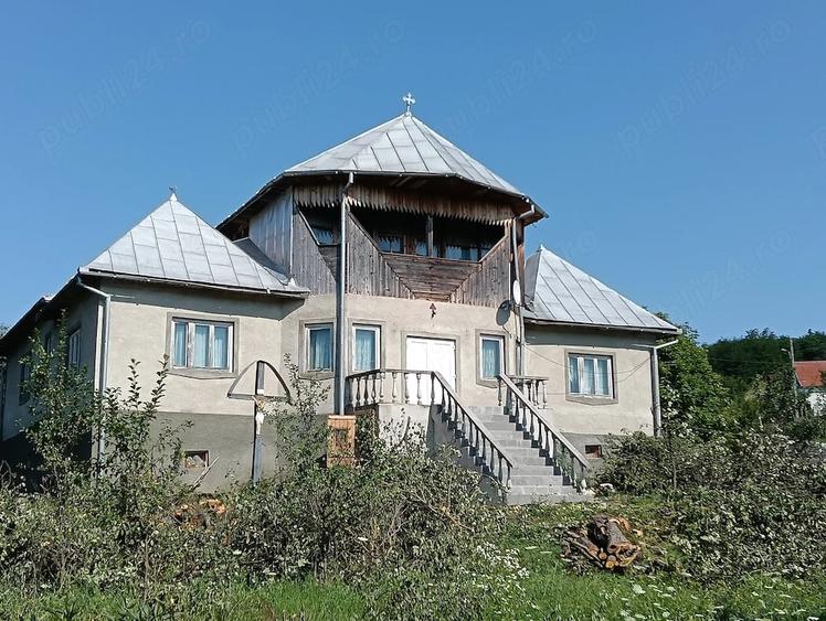 Teren de 15000 mp, în Herina