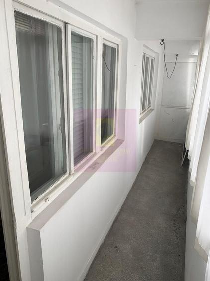 Apartament cu 3 camere decomandat, mobilat în Doamna Ghica