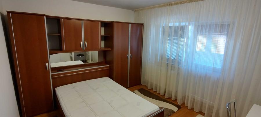 Apartament cu 3 camere decomandat în Nerva Traian