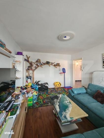 Apartament cu 4 camere decomandat în Central