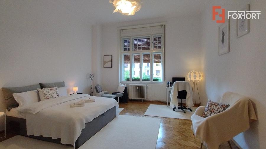 Apartament cu 3 camere semidecomandat, mobilat în Ultracentral