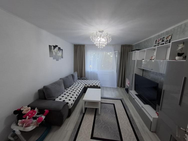 Garsonieră renovată zona Far - 1