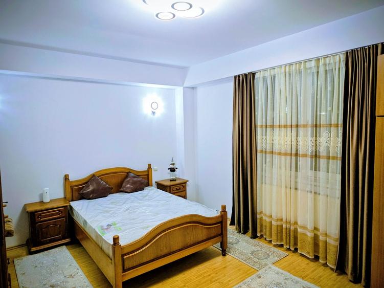 Apartament cu 3 camere decomandat în Liteni