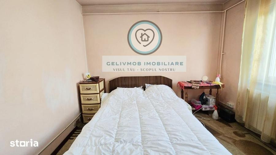 Apartament cu 3 camere decomandat în Mihai Bravu