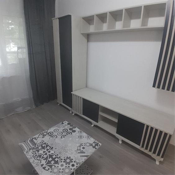 Apartament cu 2 camere semidecomandat în Micro 9