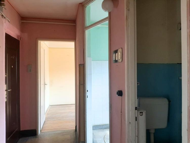 Brasov Apartament 2 camere etaj intermediar foarte aproape de piata Astra - 1