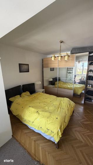 Apartament cu 4 camere decomandat în Victoriei