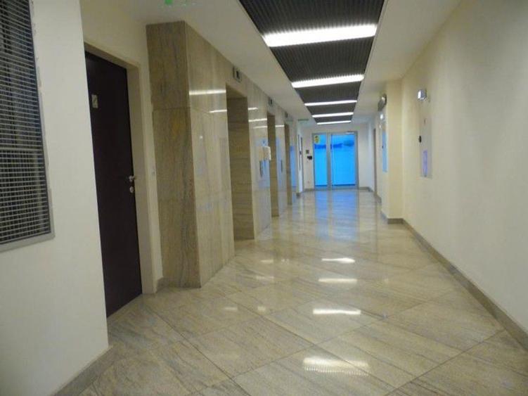 Birou, de 10,000 mp, în Floreasca