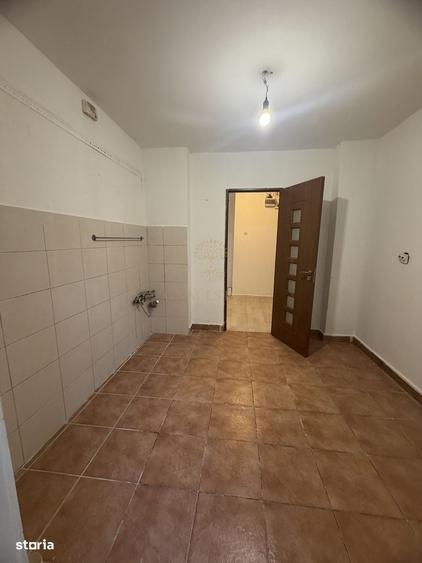 Apartament cu 3 camere semidecomandat în Liviu Rebreanu
