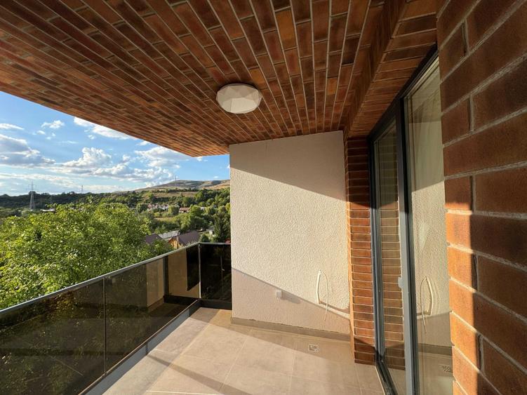Apartament cu 2 camere decomandat în Florești