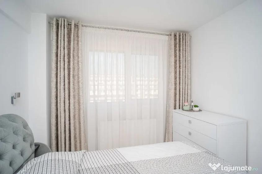 Apartament cu 3 camere decomandat în Rediu