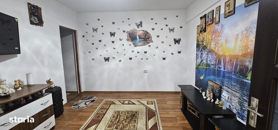 Apartament cu 4 camere decomandat în Bartolomeu