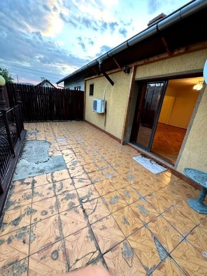 Duplex cu 7 camere cu Canalizare în Câmpinița