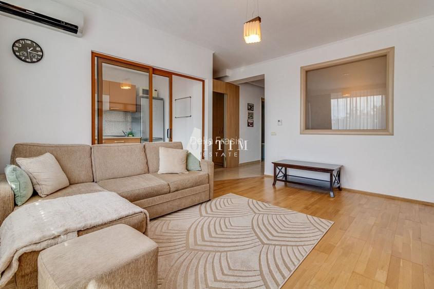 NOU! 2 camere LUMINOS, 50 mp, Bloc 2010, Balcon cu VIEW liber!