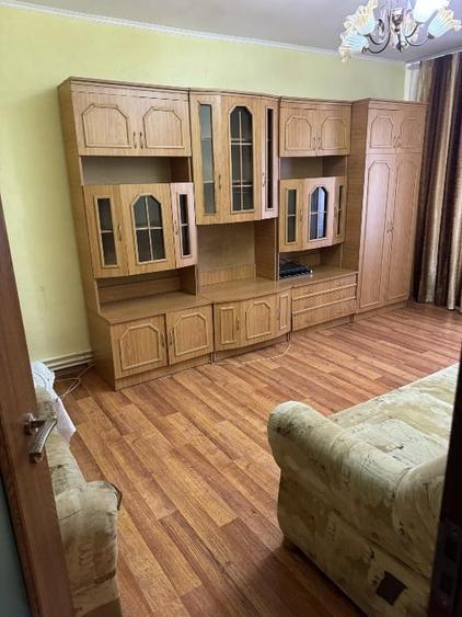 Apartament cu 3 camere decomandat, mobilat în Central