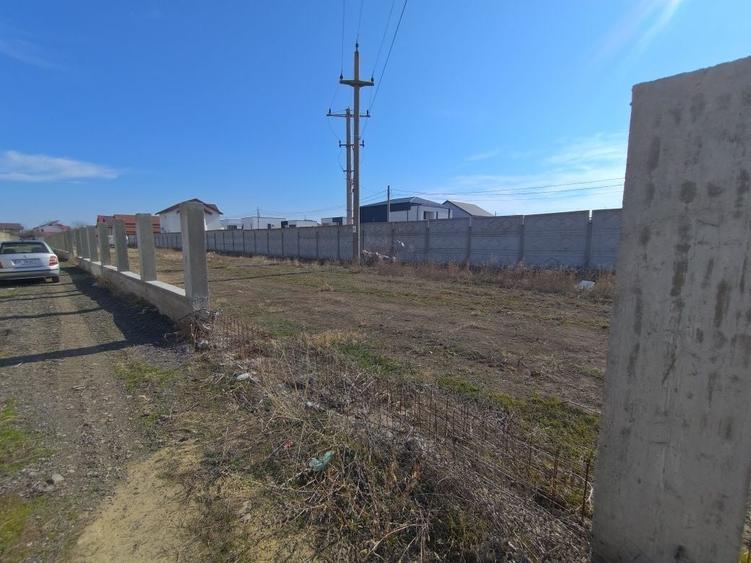 Teren de 400 mp, în Costi