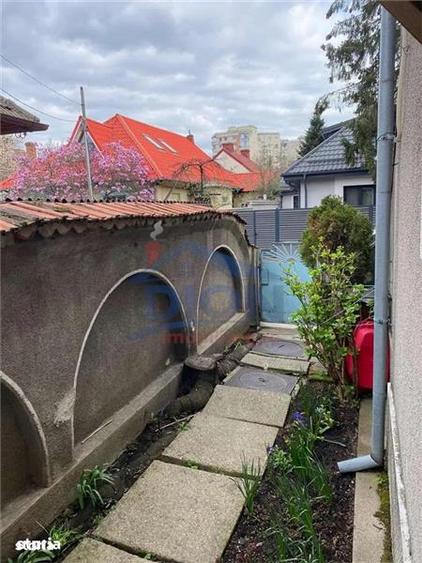 Apartament cu 3 camere semidecomandat în Dristor