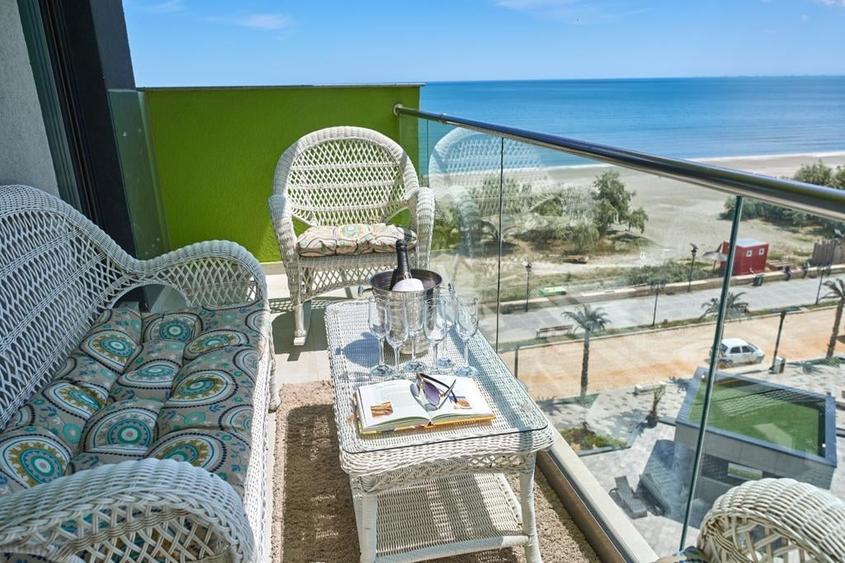 Apartament cu 3 camere decomandat în Mamaia-Sat
