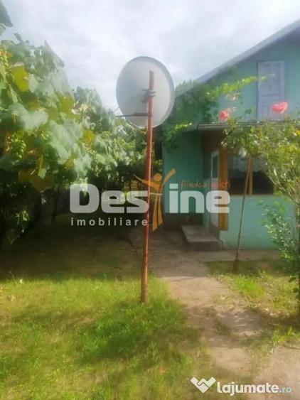 Casă cu 4 camere cu Teren 1280 Mp în Central