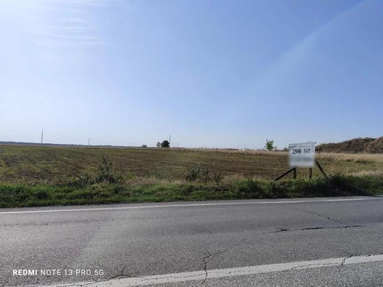 Teren de 2500 mp, în Cocorăștii Colț