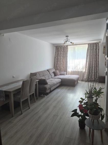 Apartament cu 2 camere semidecomandat în Roșu