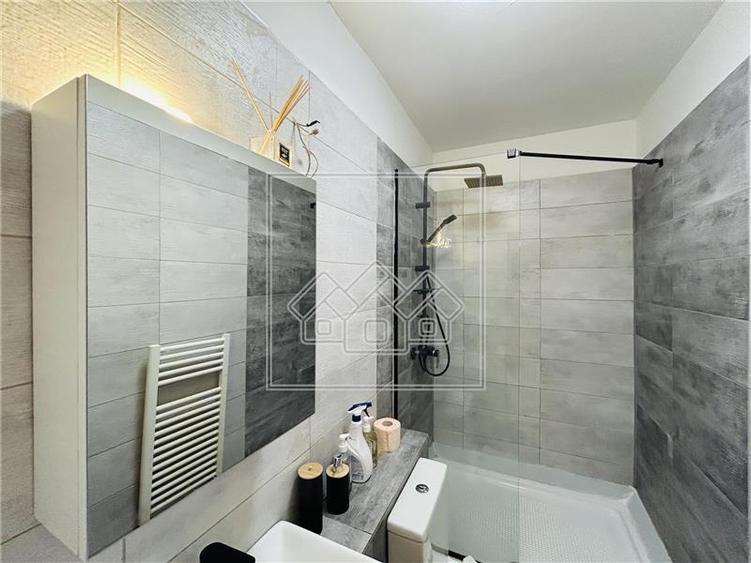 Apartament cu 2 camere decomandat în Ștrand