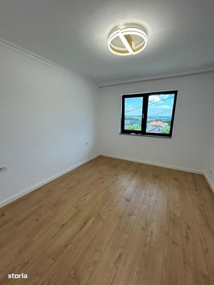 Casă cu 4 camere în Rediu