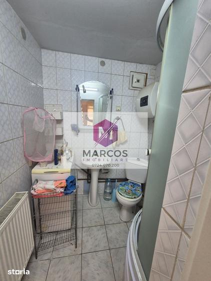 Casă cu 4 camere cu Teren 1726 Mp în Central