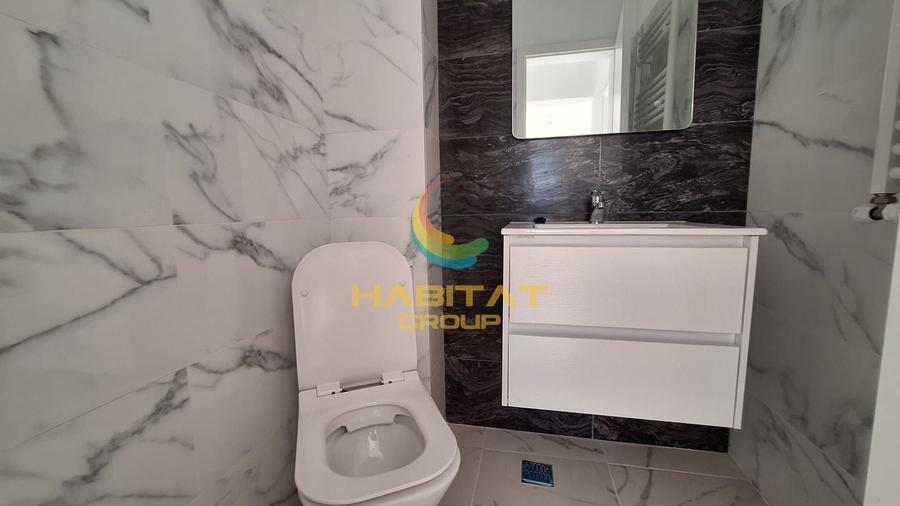 Apartament cu 3 camere semidecomandat în Berceni