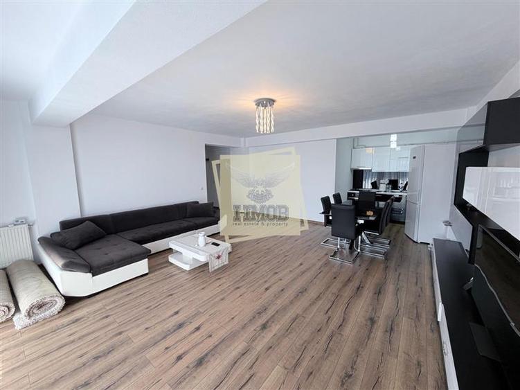 Apartament cu 3 camere decomandat, mobilat în Exterior Est