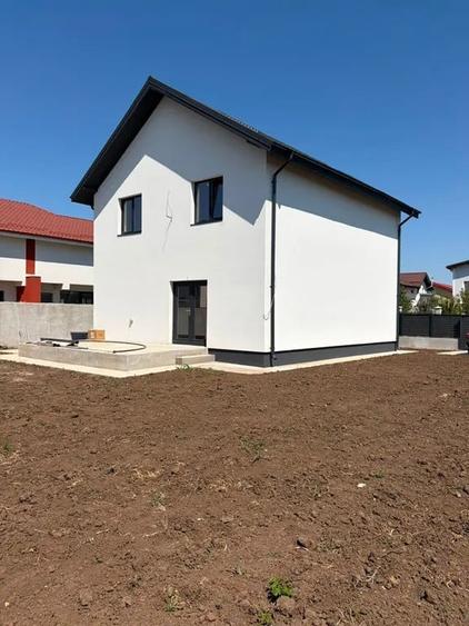 Casă cu 4 camere în Central