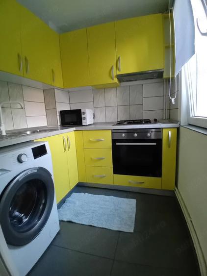Apartament cu 3 camere semidecomandat în Șagului