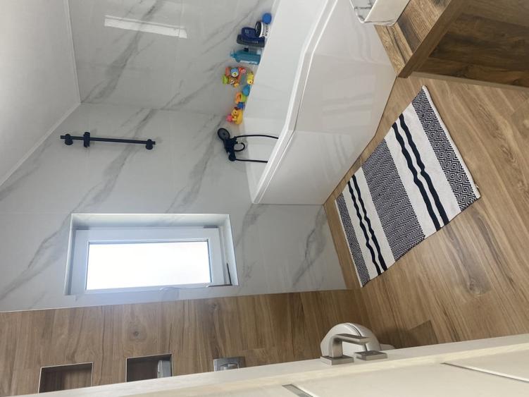 Casă cu 4 camere cu Teren 350 Mp în Central