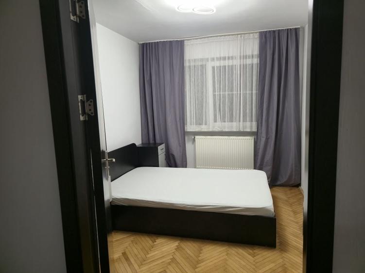 Apartament cu 4 camere decomandat în Central
