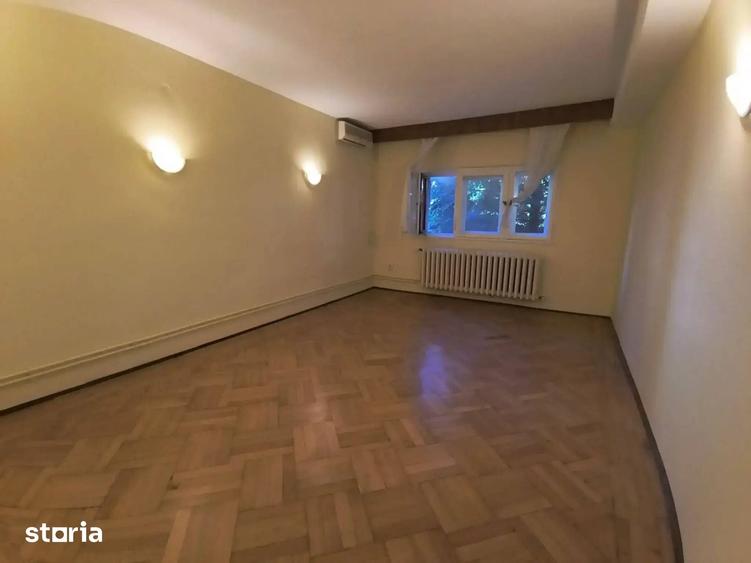 Apartament cu 6 camere în Domenii