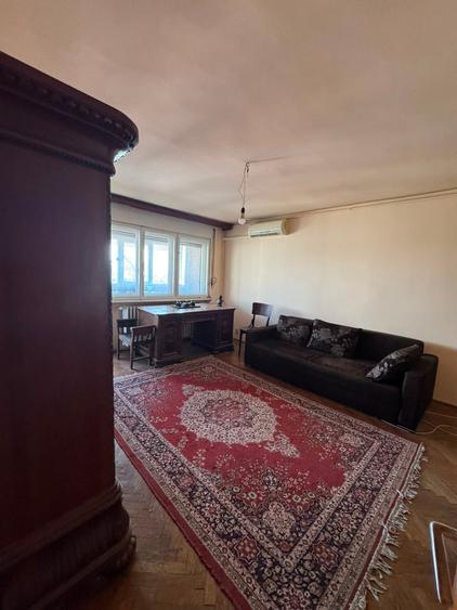 Apartament cu 3 camere decomandat în 1 Mai