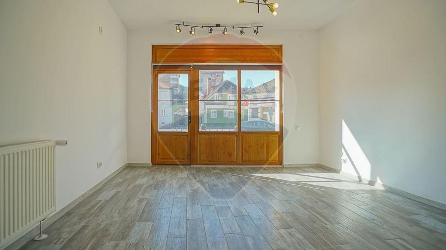 Casă individuală cu 6 camere cu Teren 147 Mp în Centrul Istoric