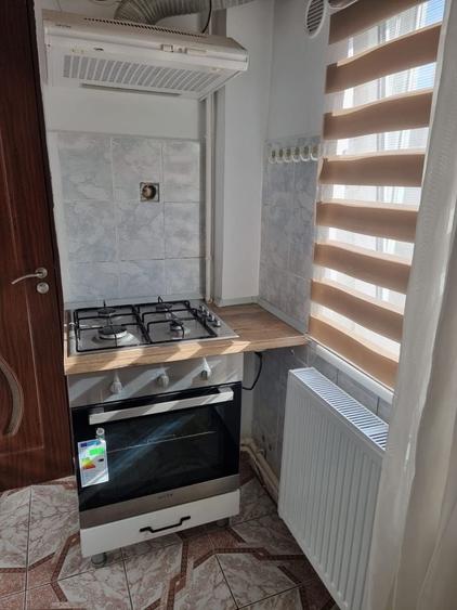 Garsonieră decomandată în Central